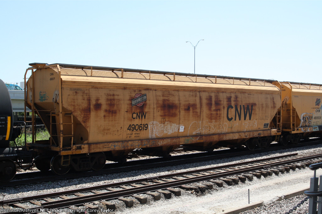 CNW 490619